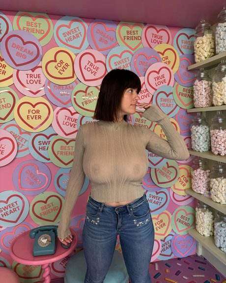 Madalina Ioana Filip erotic model img