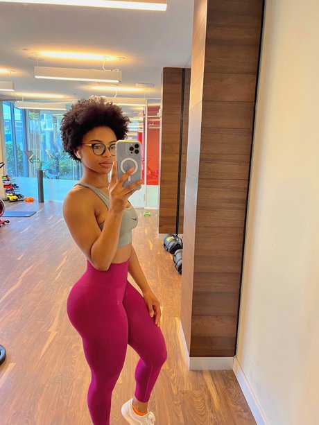 blonde muscle onlyfans hot sexy picture