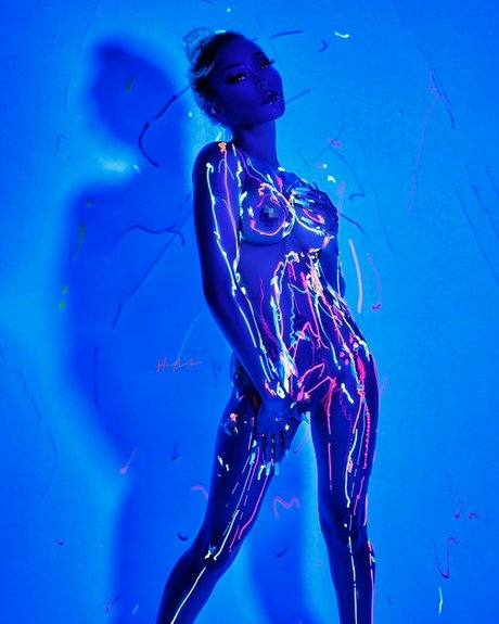 YooItsChill erotic pornstar pics