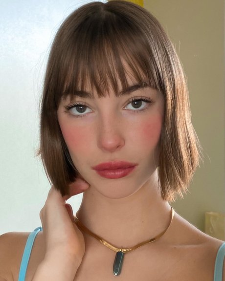 Amelie Manzoli erotic model img