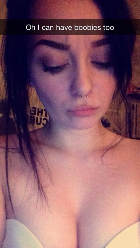 Elyse Summer free pornstar pictures