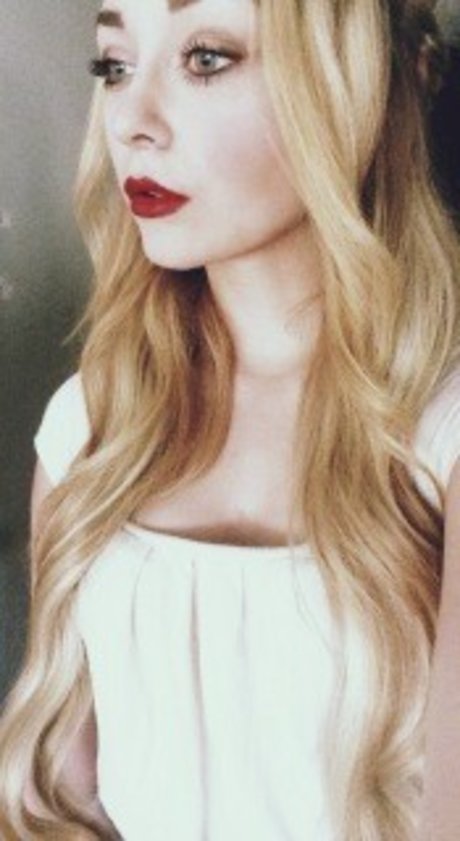 Elyse Summer top star images