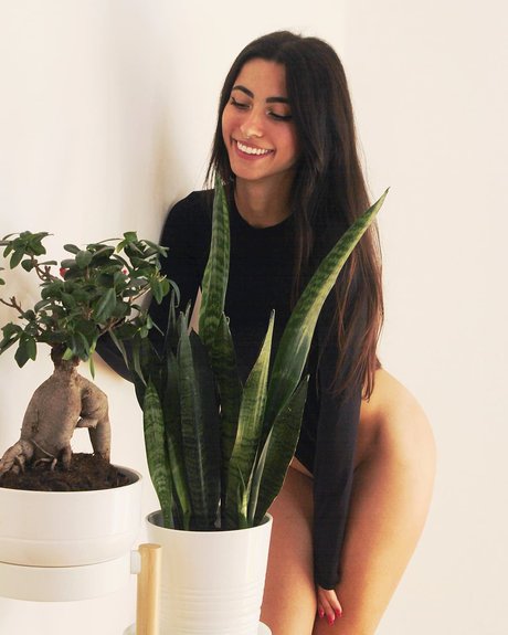 Lucrelisa_ model adult images