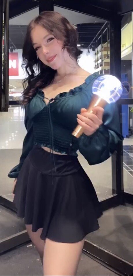 Melissa Mercer exclusive model image