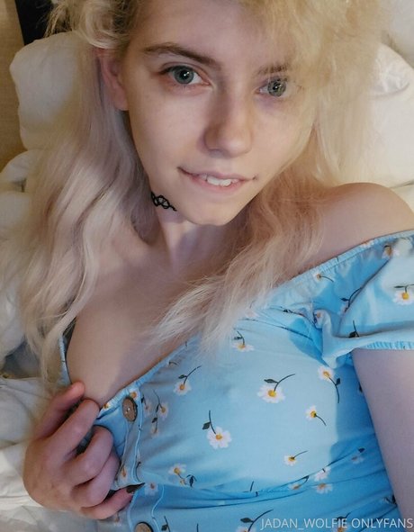 Jadan Wolfie xxx pornstar pics