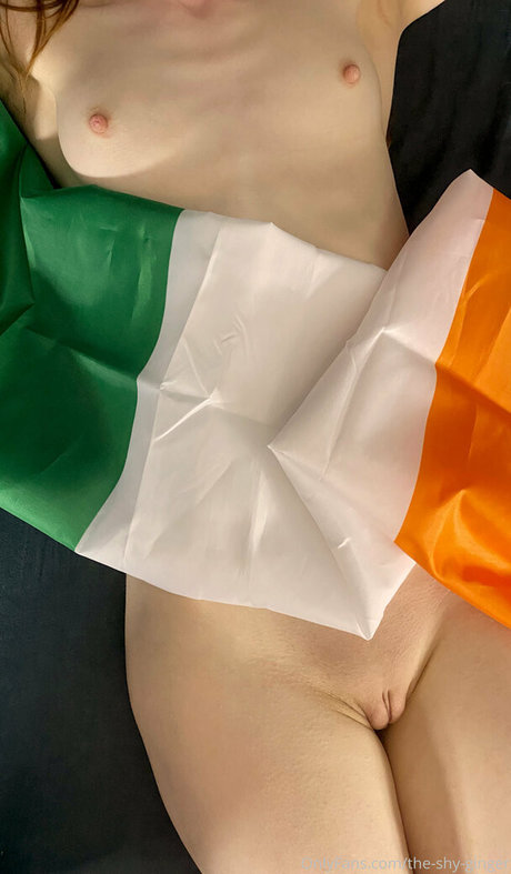 the shy ginger star sexy photo