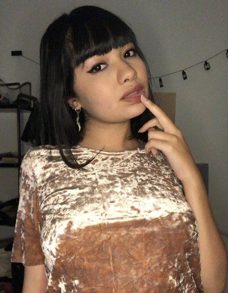 naomieve naked pornstar picture