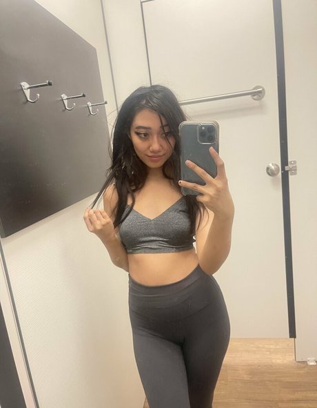 Monahazey exclusive pornstar photos