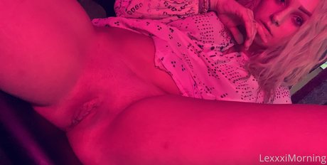 Lexi Morning model porn pics