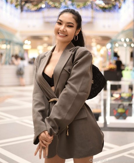 Ploytiger star hot images
