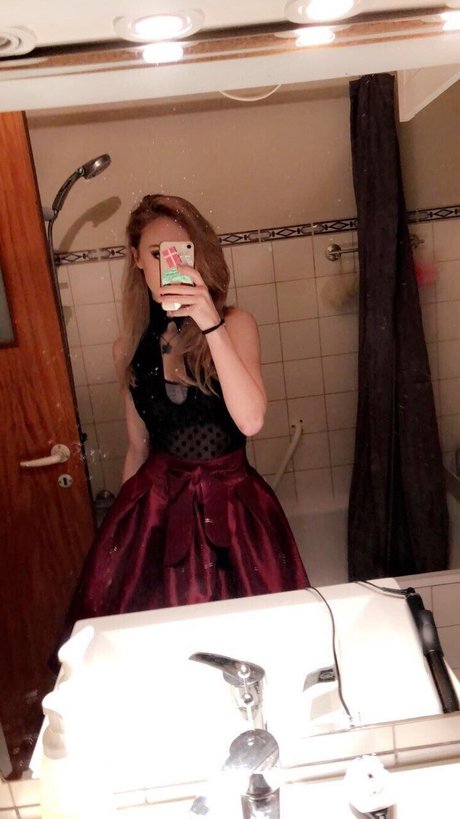 Bella Tha Killa model high quality pictures