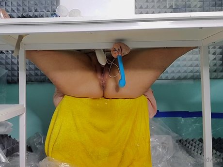 KDWow model nude photo