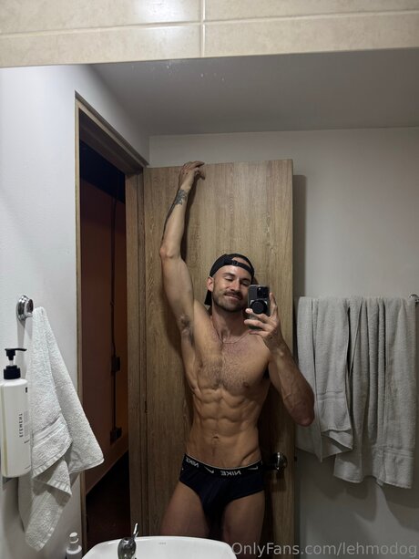 Lehmodog star naked image