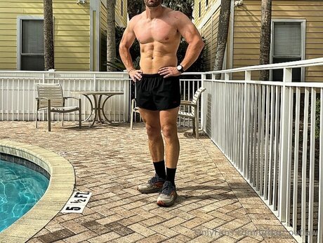 Urban Outlaw star erotic pics