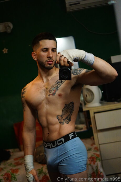 Tommartin995 star erotic pic