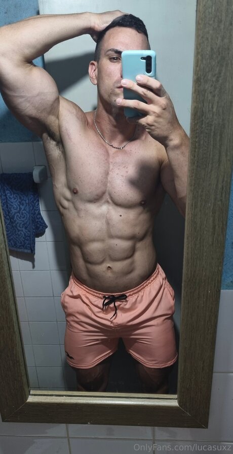 Lucasuxz model nude images
