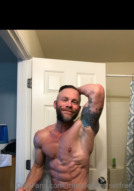 Musclemindsetfree model porn archive