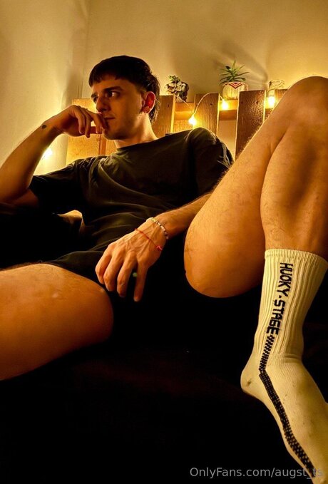 Augst Ts model pretty img