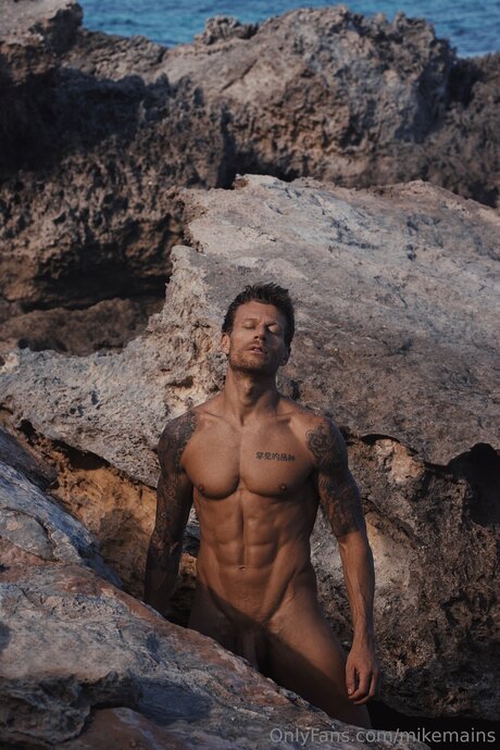 Mainzz model erotic pics