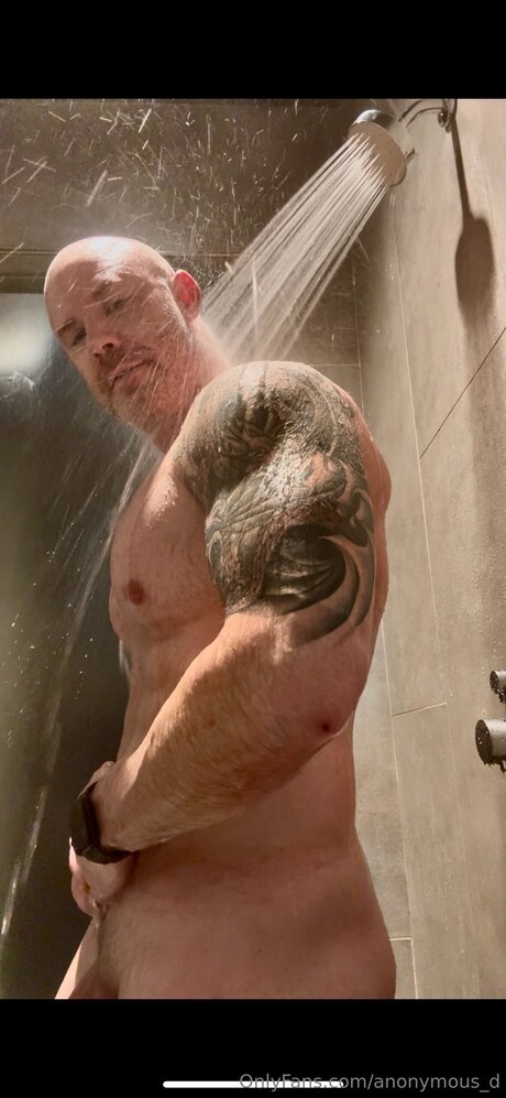Anonymous D sex model pic