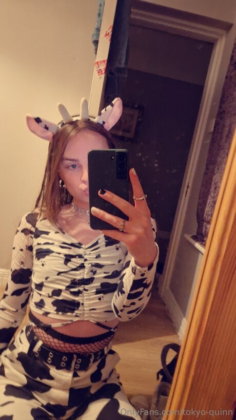 Tokyo Quinn star pornographic photos