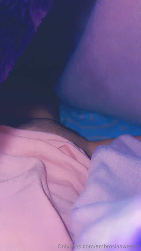 Ambrosiasweetie star naked pic