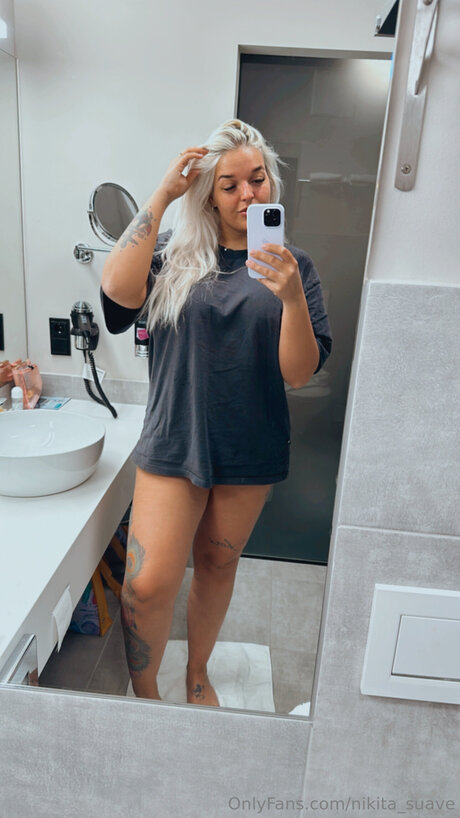 Nikita Suave porn model photos