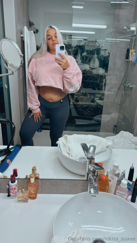 Nikita Suave pretty star images