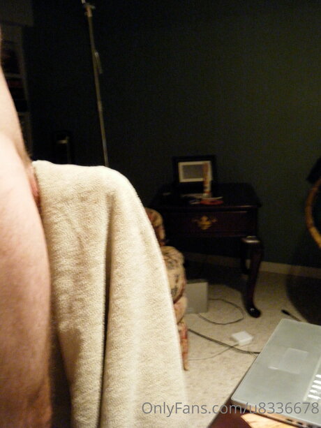 Dad Bod1 naked model image