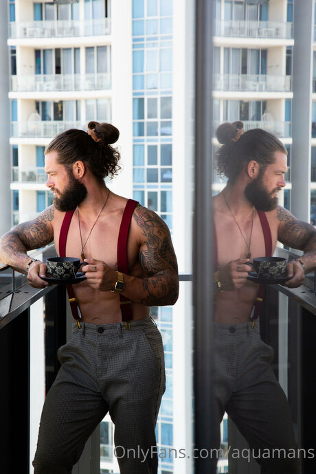 Iamthegentleman model nude photo