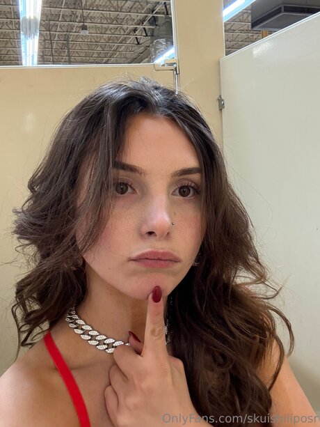 Skuishiiiposr model beautiful pics