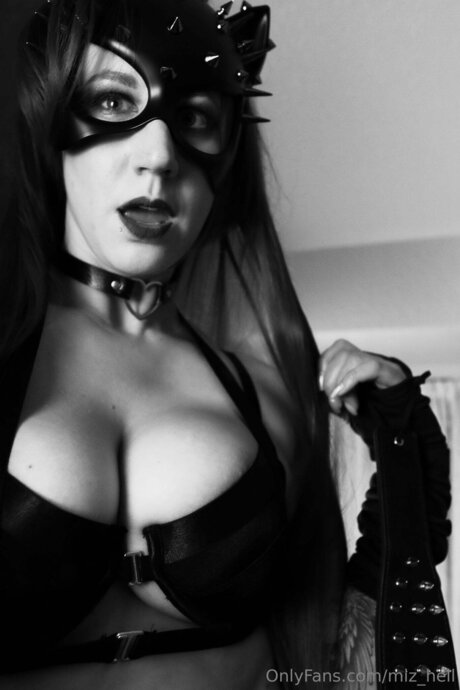 Miz Hell star top galleries