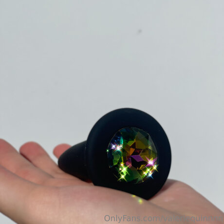 Valeriequinnnn pornstar art photos