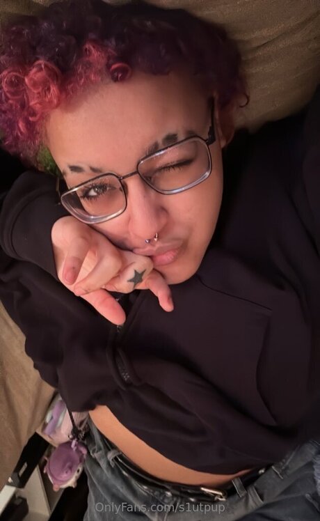 S1utpup star naked pictures