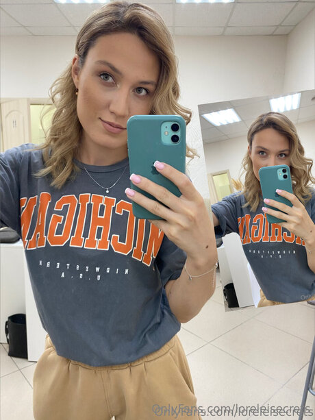 Loreleisecrets nude model pictures