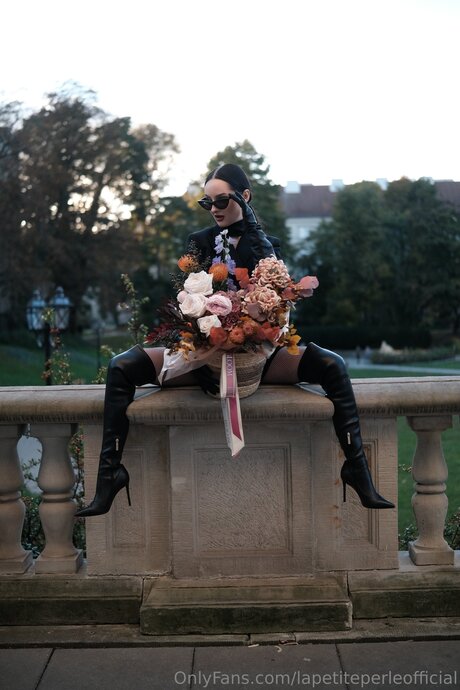 Lapetiteperleofficial xxx model pic