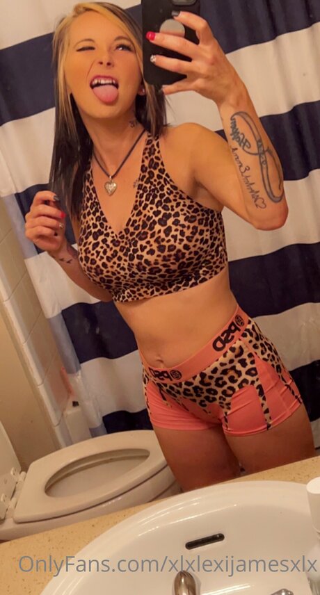 Xlxlexijamesxlx naked pornstar photos