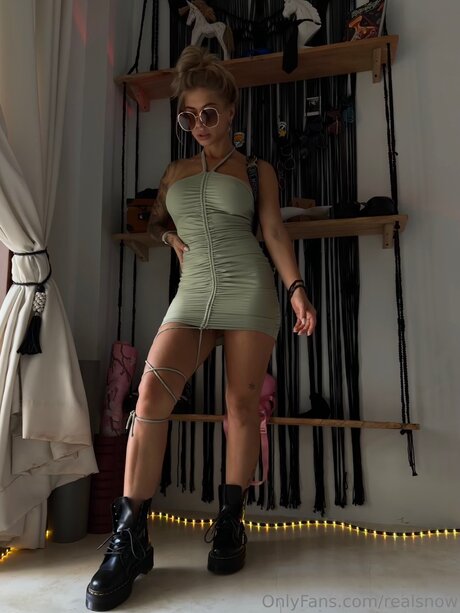 Realsnow pornstar sexy photo