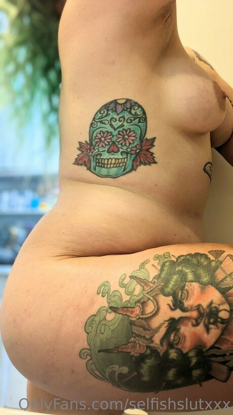 Selfishslutxxx hd model pics