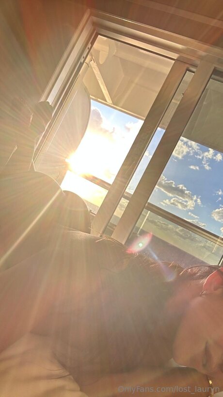 Lost Lauryn model picture