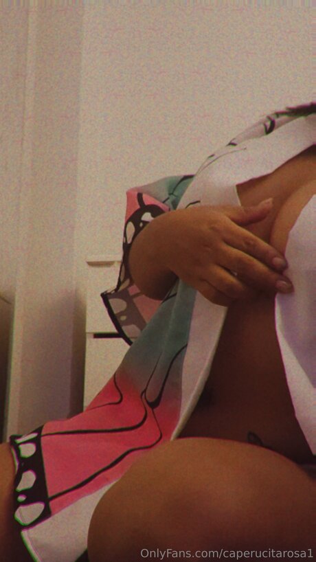 Caperucitarosaof naked model archive