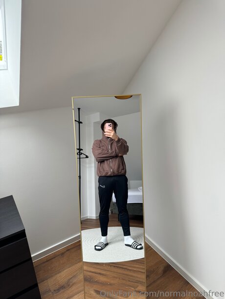 Normalnoahfree hd model images