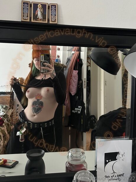 Itsericavaughn adult model picture