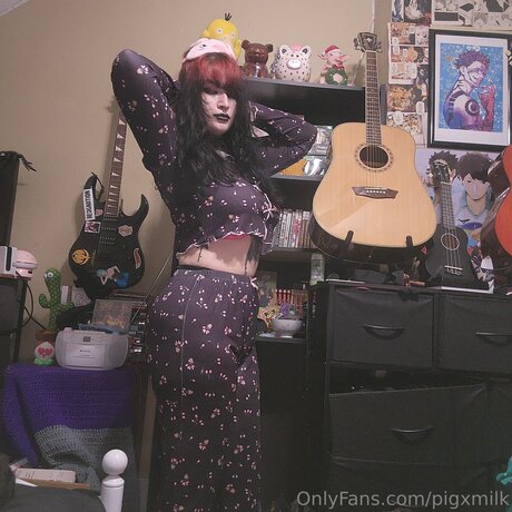 Pigxmilk pretty star pic