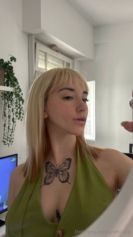 Yumi Lola star naked pictures
