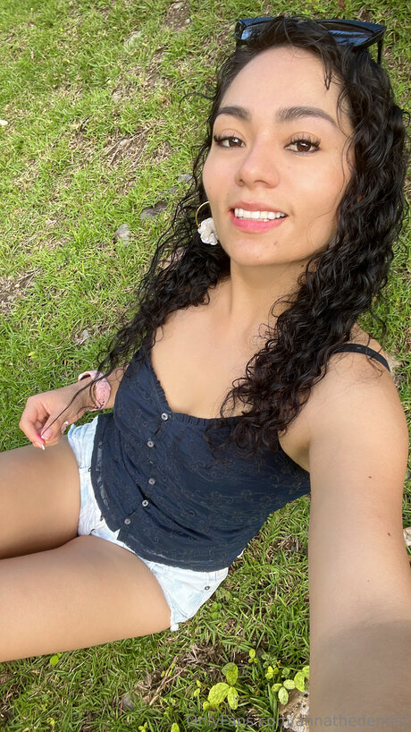 Annathedentist exclusive actress pic