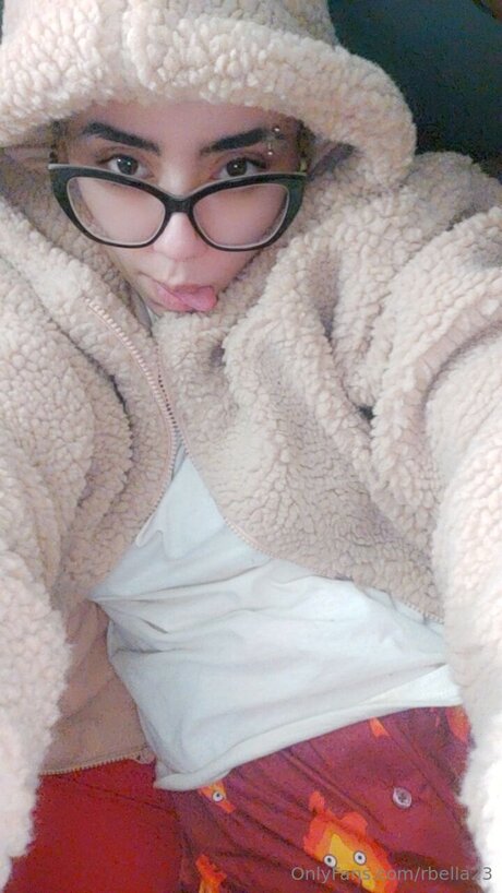 Rbella23 star pornographic pic