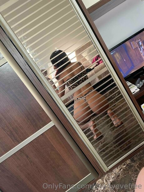 Shadyevefree star img