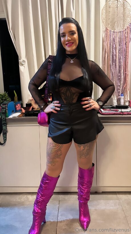 Lizvenus pretty actress images