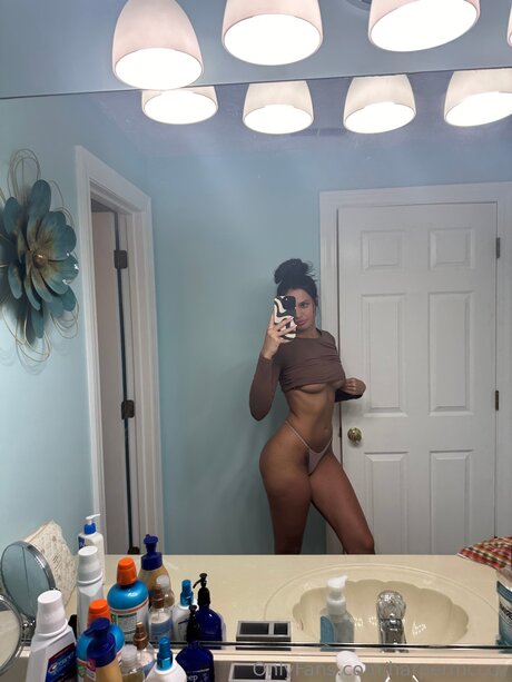 Harpermcoyyy model high quality pics